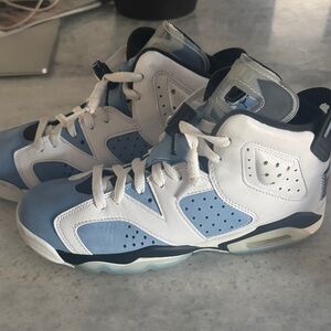 Air Jordan 6 Retro UNC University Blue White Youth Size 5.5Y Sneakers